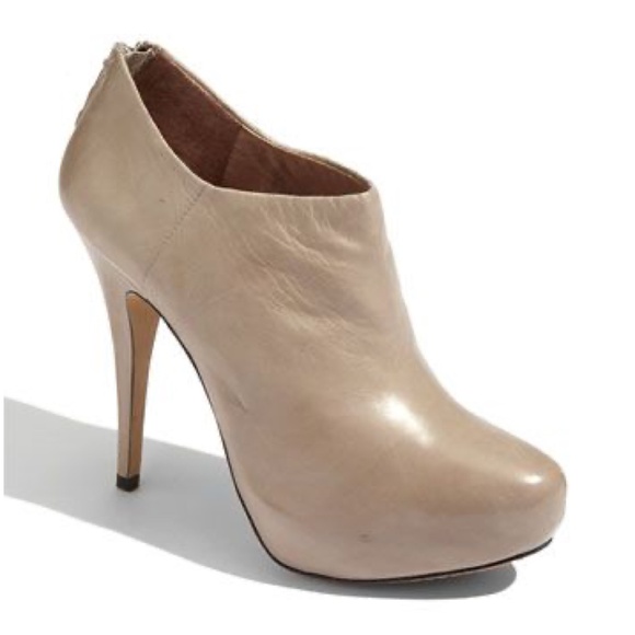 👠 Vince Camuto Jerrell Bootie – Women’s Size 9.5 - Picture 1 of 5